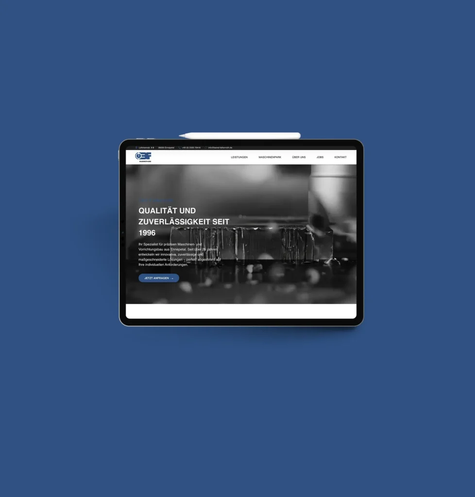 iPad-Mockup mit responsivem Website-Design für Falkenroth Maschinenbau auf blauem Hintergrund